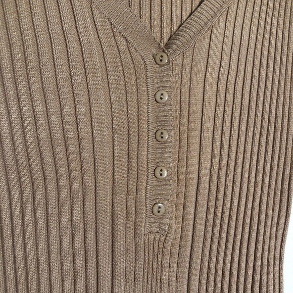 Tan Ribbed Long Sleeve - Picture 3 of 4
